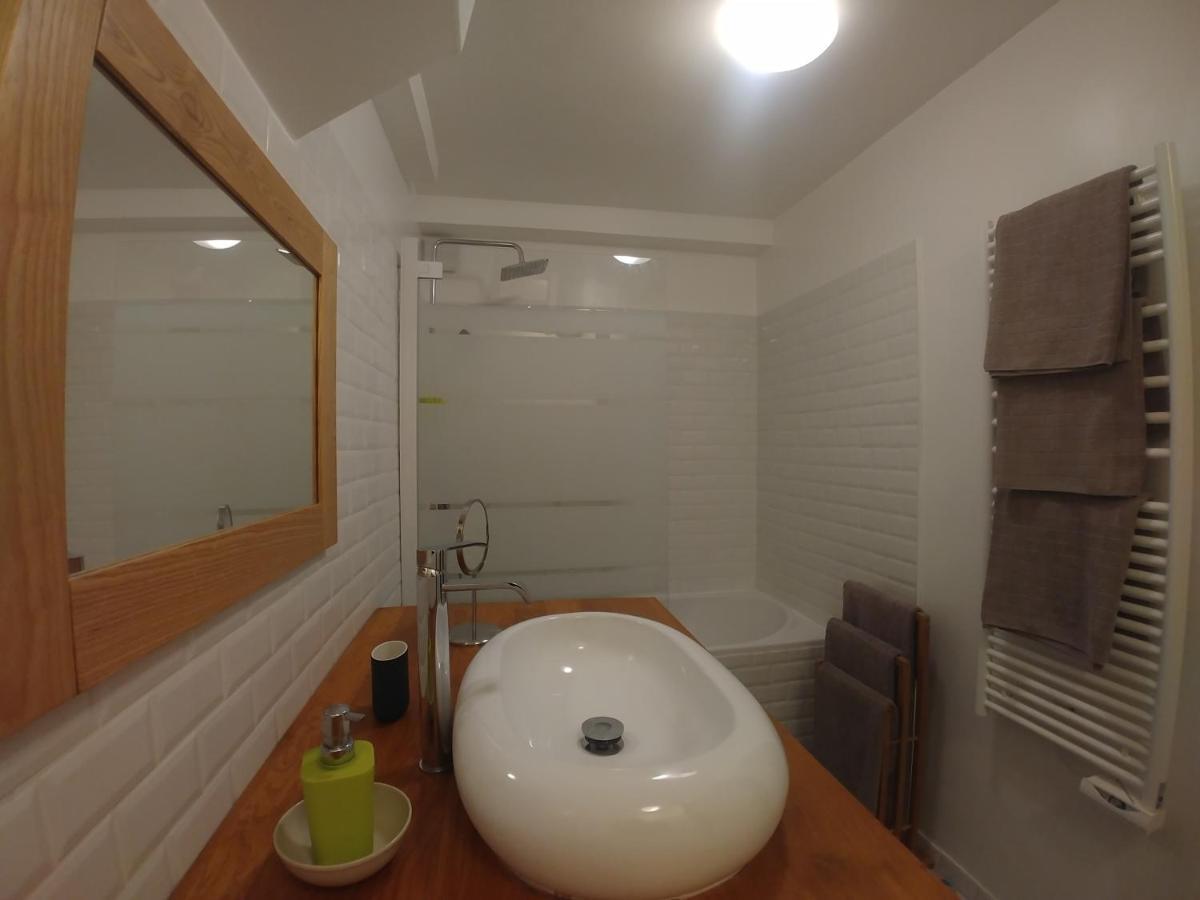 Central & Nice ! 3 Bedrooms, 2 Bathrooms Париж Екстериор снимка